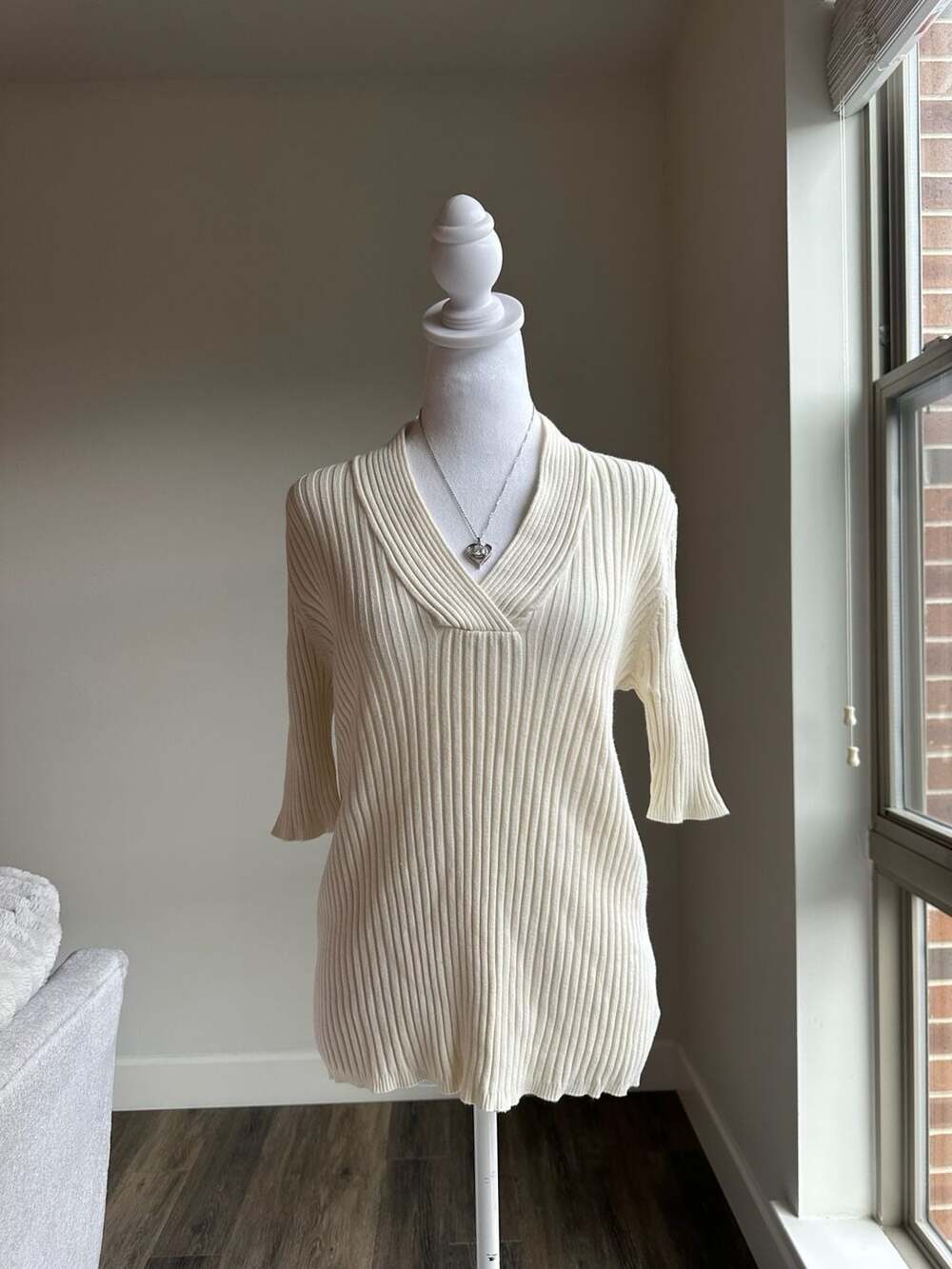 Y2K George White/Ivory Half-Sleeve Ribbed V-Neck Sweater Top XXL